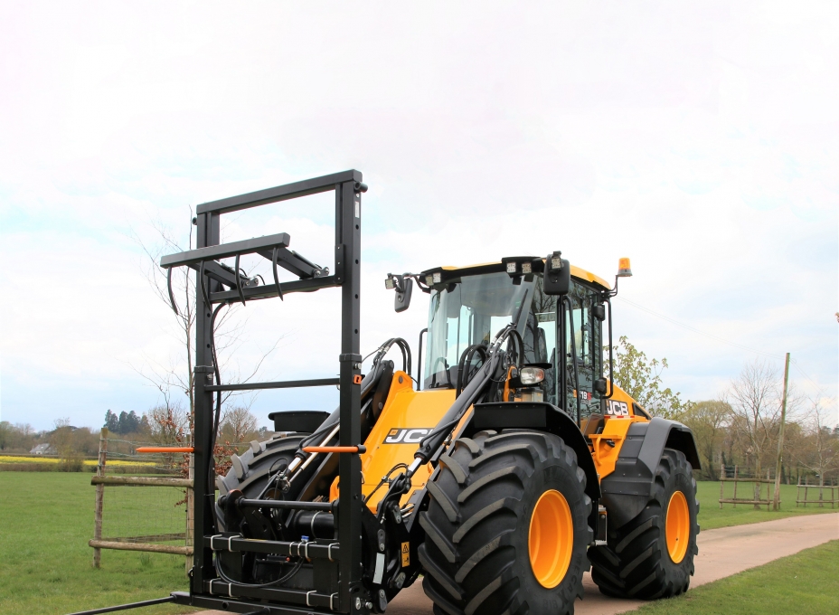 Quicke Bale Fork XL+ JCB 419S Stage 5 2 photoshopped